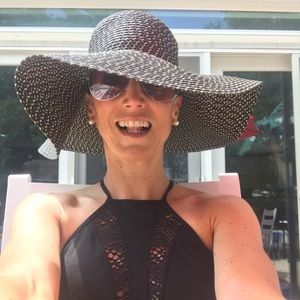 Meet your Posher, Dana